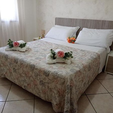 Depandance Con Piscina In Uso In Esclusivo In B&B SantʼAntonio Abate Exterior foto