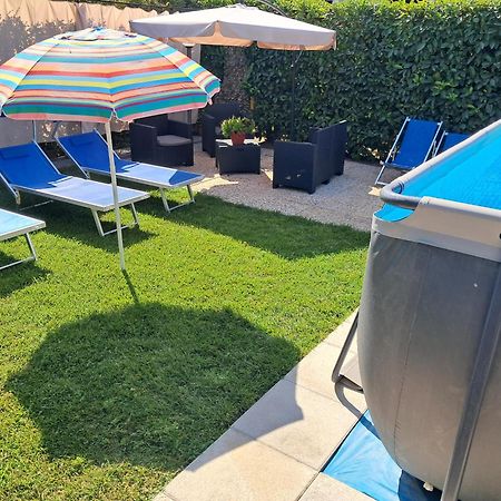 Depandance Con Piscina In Uso In Esclusivo In B&B SantʼAntonio Abate Exterior foto